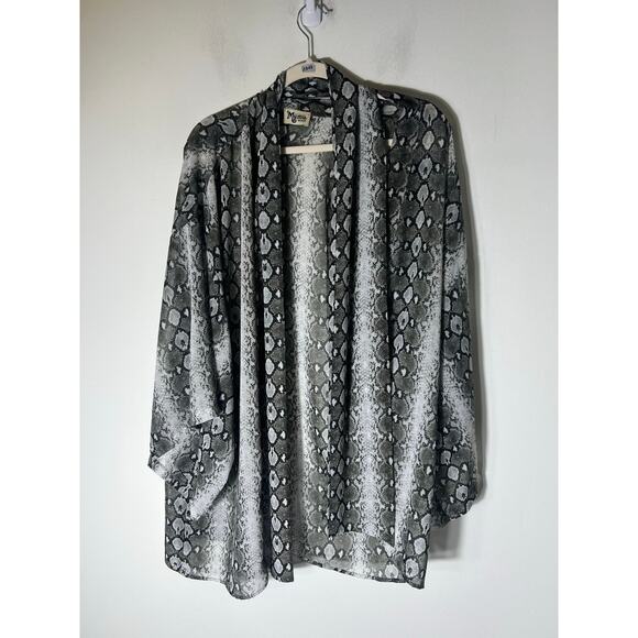 Show Me Your Mumu Gray Snakeskin Semi Sheer 3/4 Sleeve Sz M - Picture 1 of 3
